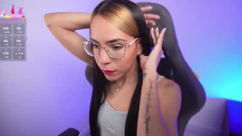 Help me reach 100 likes online show from 11.25.25