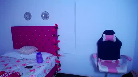 Snapshot of little_flower4you chatting on 12.30.24 mai rojas online show from 12.30.24