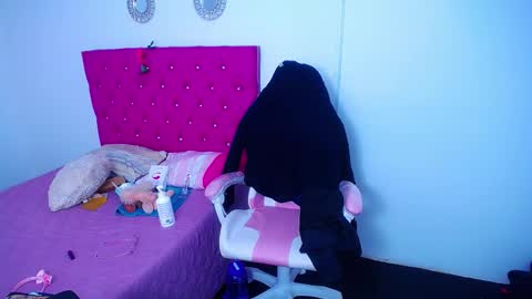 Snapshot of little_flower4you chatting on 01.05.25 mai rojas online show from 01.05.25
