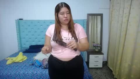 Snapshot of little_flower4you chatting on 09.18.25 mai rojas online show from 09.18.25