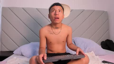 little_kris1 online show from 10.18.25