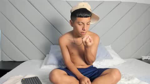 little_kris1 online show from 11.11.25