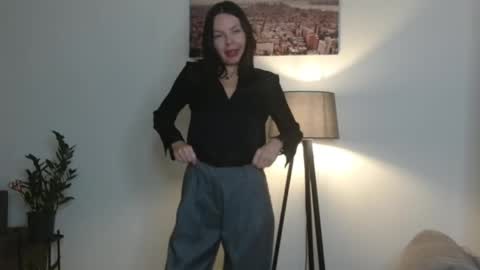 Snapshot of little_nicole_ chatting on 10.02.25 Nicole online show from 10.02.25