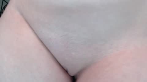 Snapshot of little_pearl_ chatting on 02.10.25 Adaline online show from 02.10.25