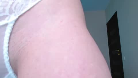 Snapshot of little_pearl_ chatting on 02.21.25 Adaline online show from 02.21.25