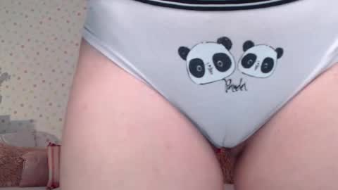 Snapshot of little_pearl_ chatting on 09.11.25 Adaline online show from 09.11.25