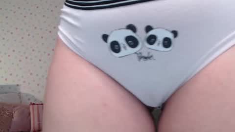 Snapshot of little_pearl_ chatting on 09.15.25 Adaline online show from 09.15.25