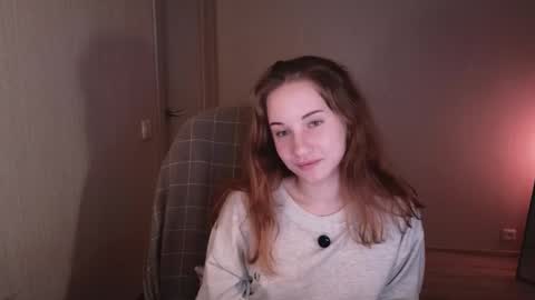 Snapshot of little_pretty_woman chatting on 10.02.25 little_pretty_woman online show from 10.02.25