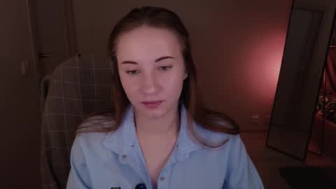 Snapshot of little_pretty_woman chatting on 10.16.25 little_pretty_woman online show from 10.16.25