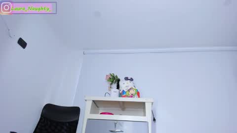 Snapshot of little_tatis chatting on 01.14.25 Im Laura. buy my contentcompra mi contenido offline online show from 01.14.25