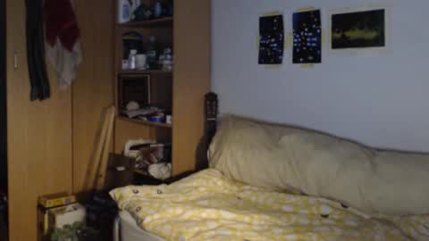 littlealien7 online show from 09.23.25