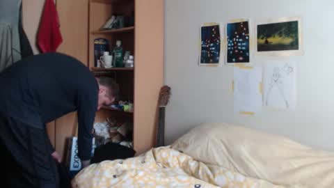 littlealien7 online show from 11.13.25