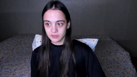 Snapshot of littleashleyy chatting on 12.21.24 littleashleyy online show from 12.21.24