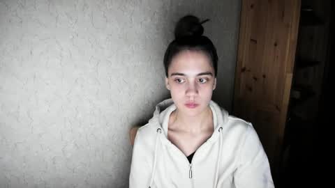 Snapshot of littleashleyy chatting on 12.16.25 littleashleyy online show from 12.16.25