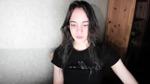 Snapshot of littleashleyy chatting on 12.20.25 littleashleyy online show from 12.20.25