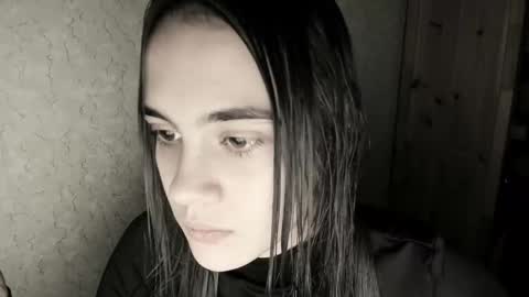 Snapshot of littleashleyy chatting on 12.21.25 littleashleyy online show from 12.21.25