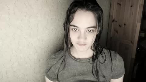 Snapshot of littleashleyy chatting on 12.22.25 littleashleyy online show from 12.22.25