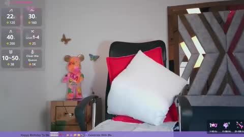 Snapshot of littleaysheel chatting on 02.01.25 littleaysheel online show from 02.01.25