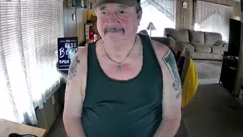Snapshot of littled83057 chatting on 10.03.25 Littled83057 online show from 10.03.25