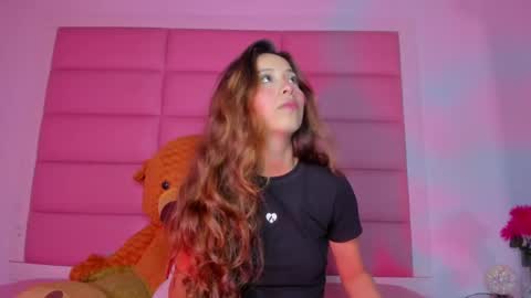 littlee_emma_ online show from 02.26.25