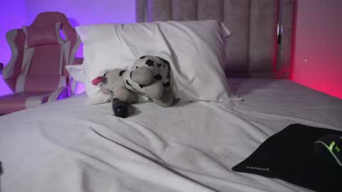 littlee_emma_ online show from 04.11.26