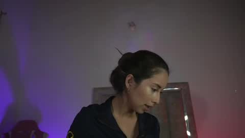 littlee_emma_ online show from 05.17.26