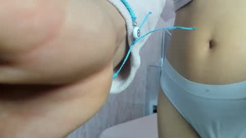 Snapshot of littlee_sweety chatting on 02.26.26 April online show from 02.26.26