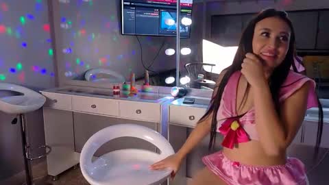 Snapshot of littlejennifer18 chatting on 02.11.26 Tip us ask our names online show from 02.11.26