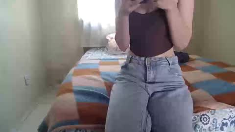 Snapshot of littlejinxxx chatting on 10.15.25 littlejinxxx online show from 10.15.25
