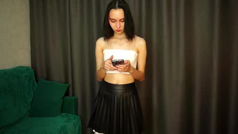 Molly online show from 10.07.25