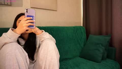 Molly online show from 10.08.25