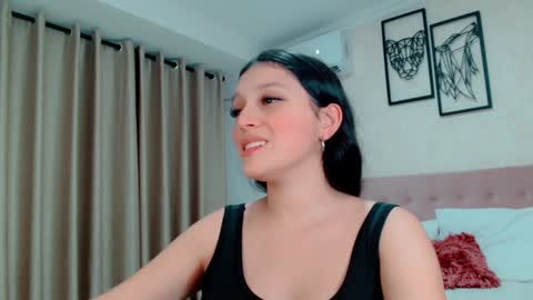 Snapshot of littlemolly_pregnant chatting on 12.31.24 Sarahs Room online show from 12.31.24