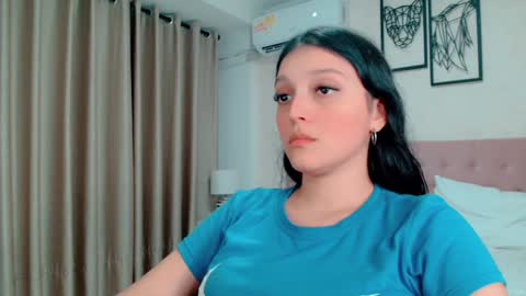 Snapshot of littlemolly_pregnant chatting on 01.03.25 Sarahs Room online show from 01.03.25