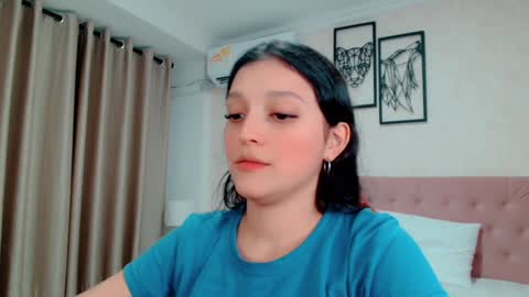 Snapshot of littlemolly_pregnant chatting on 01.08.25 Sarahs Room online show from 01.08.25