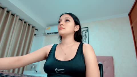Snapshot of littlemolly_pregnant chatting on 02.23.25 Sarahs Room online show from 02.23.25