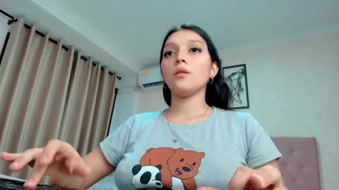 Snapshot of littlemolly_pregnant chatting on 02.25.25 Sarahs Room online show from 02.25.25