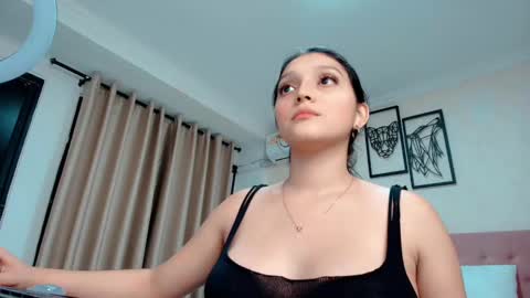Snapshot of littlemolly_pregnant chatting on 03.02.25 Sarahs Room online show from 03.02.25
