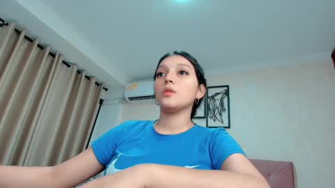 Snapshot of littlemolly_pregnant chatting on 03.05.25 Sarahs Room online show from 03.05.25