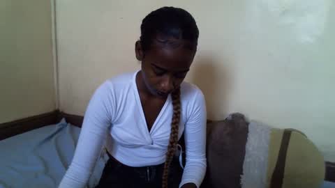 littlesandie online show from 02.14.25