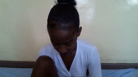 littlesandie online show from 02.18.25