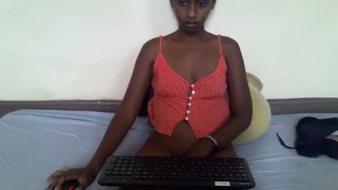 littlesandie online show from 02.21.25