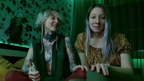 Niki  free tg channel with some photos gifs and info about streams  online show from 12.02.24