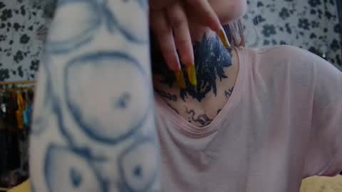 Niki  free tg channel with some photos gifs and info about streams  online show from 10.10.25