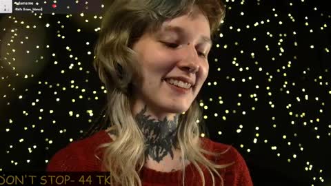 Niki  free tg channel with some photos gifs and info about streams  online show from 03.30.26