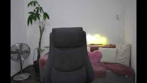 littlestellaspark online show from 09.25.25