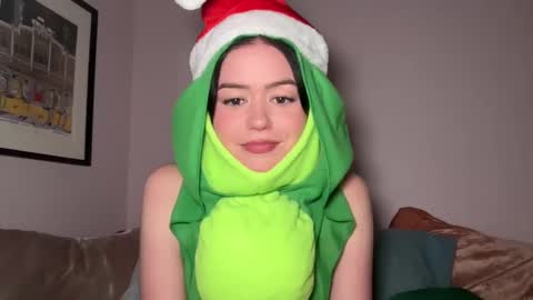 Little Sugar Pea  online show from 12.25.24