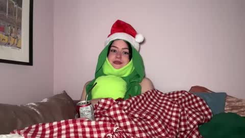 Little Sugar Pea  online show from 12.26.24