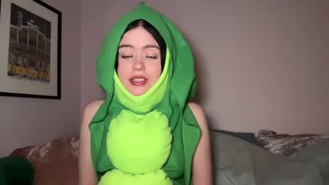 Little Sugar Pea  online show from 01.15.25