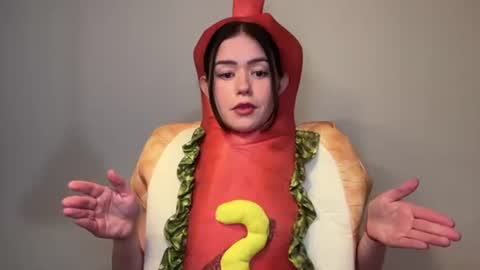 Little Sugar Pea  online show from 10.31.25