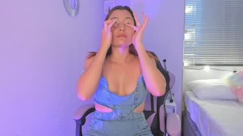 Snapshot of littletammy4u chatting on 04.08.26 Tammy online show from 04.08.26